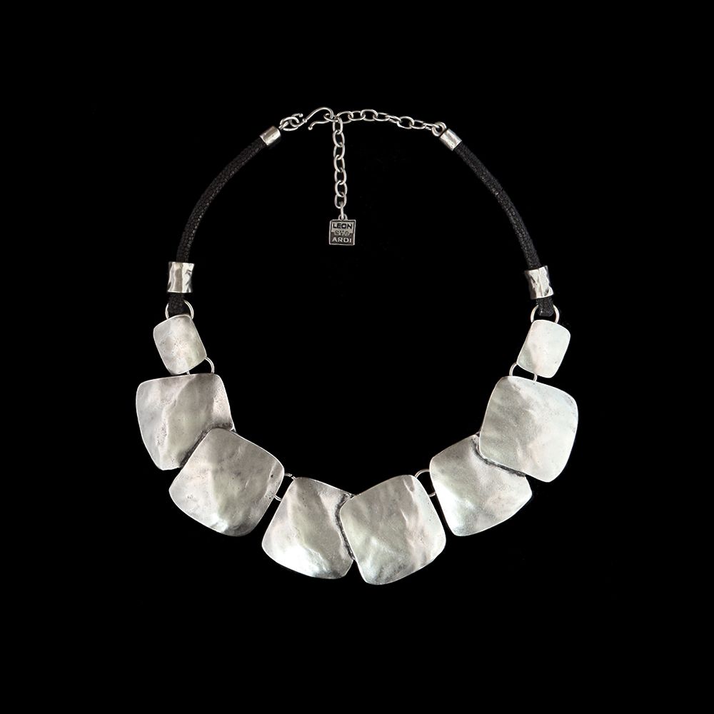 BAVA necklace