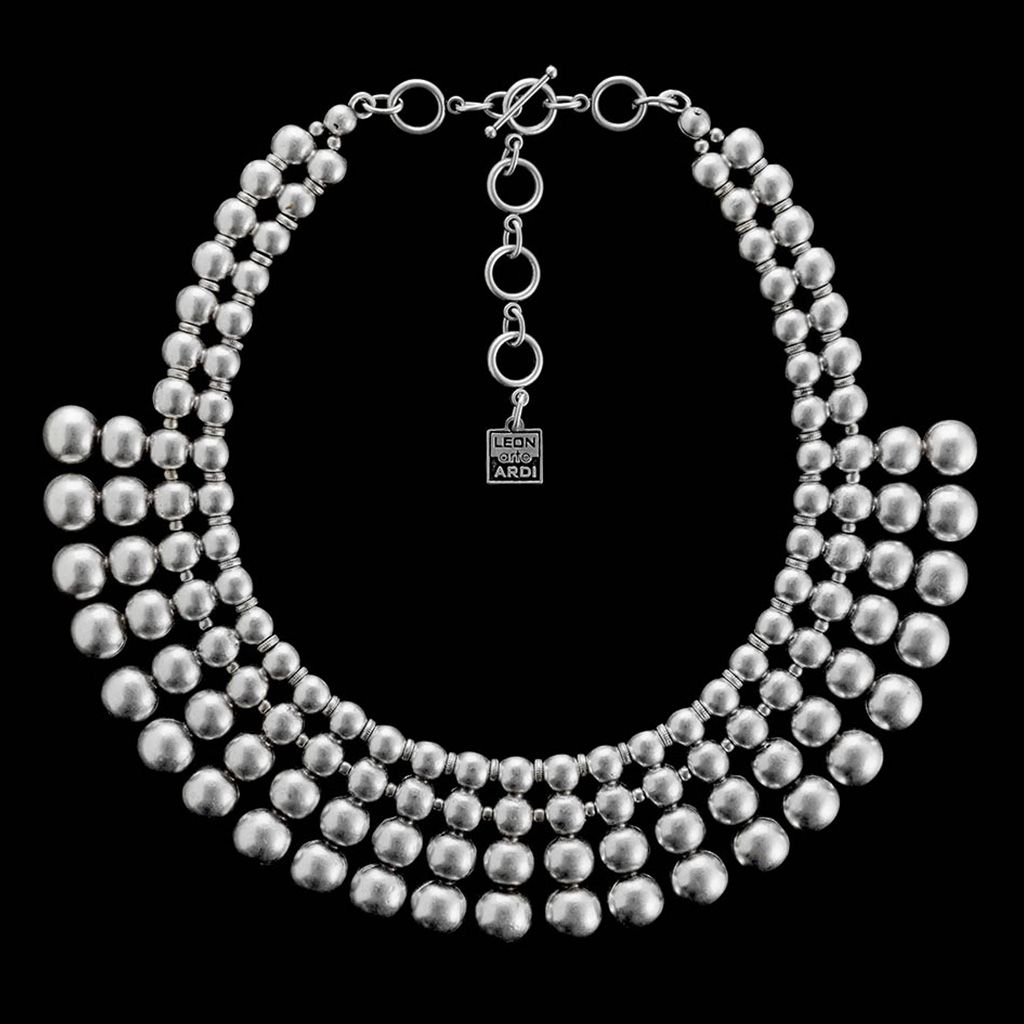 AMYRIA necklace